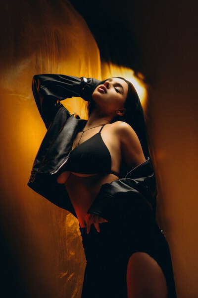 Enigmatic Valeria, 24 y.o. from Kherson, Ukraine with Brown hair — VeronikaLove