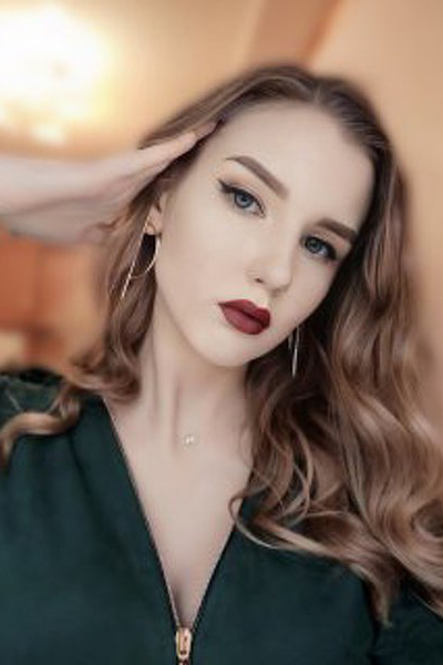 Vivacious Inessa, 21 y.o. from Dnipro, Ukraine with Chestnut hair — VeronikaLove