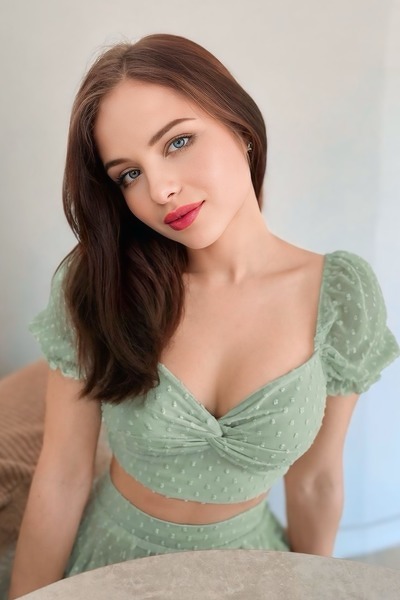 Graceful Charm: Yuliia, 22 y.o. from Bila Tserkva, Ukraine — VeronikaLove