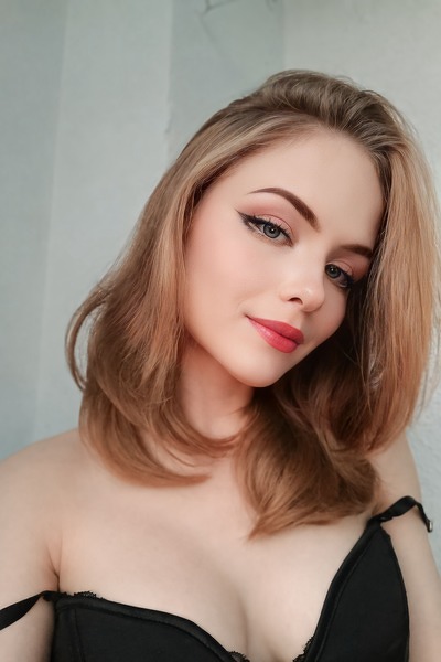 Graceful Charm: Yuliia, 23 y.o. from Bila Tserkva, Ukraine — VeronikaLove