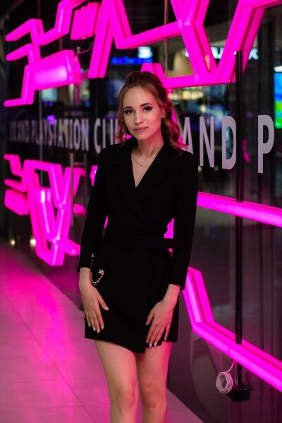 Radiant Aleksandra, 24 y.o. from Dnipro, Ukraine with Chestnut hair — VeronikaLove