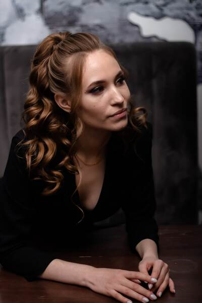 Radiant Aleksandra, 24 y.o. from Dnipro, Ukraine with Chestnut hair — VeronikaLove
