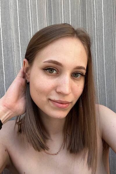 Radiant Aleksandra, 25 y.o. from Dnipro, Ukraine with Chestnut hair — VeronikaLove