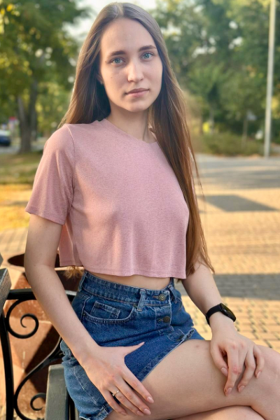 Radiant Aleksandra, 24 y.o. from Dnipro, Ukraine with Chestnut hair — VeronikaLove