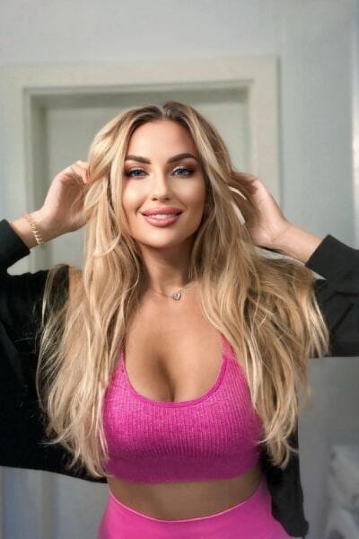 Dazzling Elena, 34 y.o. from Kyiv, Ukraine with Blonde hair — VeronikaLove