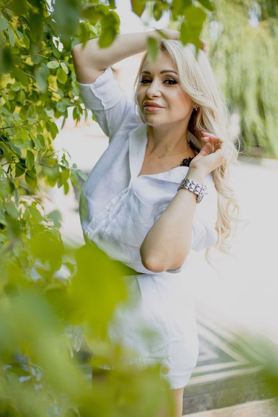 Charming Yana, 44 y.o. from Kharkiv, Ukraine with Light-brown hair — VeronikaLove