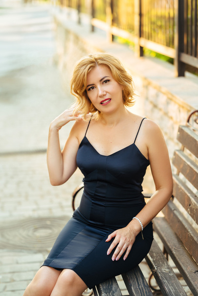 Dazzling Charm: Elena, 45 y.o. from Mykolaiv, Ukraine — VeronikaLove