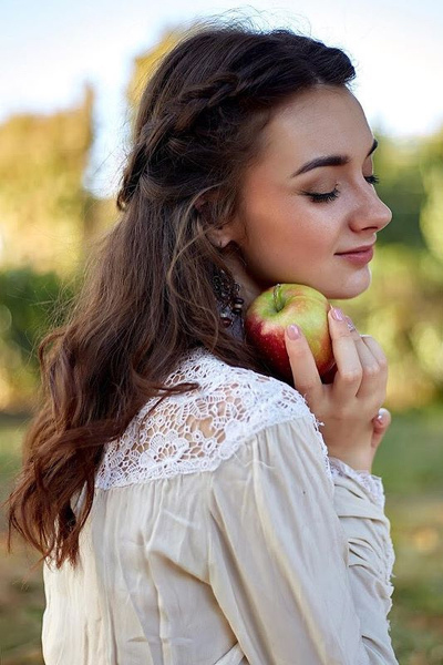 Elegant Enchantment: Dariia, 30 y.o. from Kharkiv, Ukraine — VeronikaLove