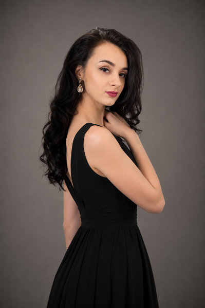 Elegant Enchantment: Dariia, 30 y.o. from Madrid, Spain — VeronikaLove