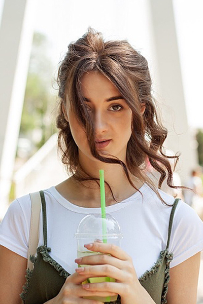 Elegant Enchantment: Dariia, 30 y.o. from Kharkiv, Ukraine — VeronikaLove