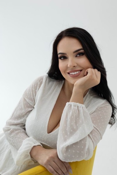Mystical Allure: Alena, 36 y.o. from Zakarpattia region, Ukraine — VeronikaLove