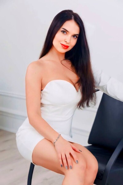 Mystical Allure: Alena, 35 y.o. from Zakarpattia region, Ukraine — VeronikaLove