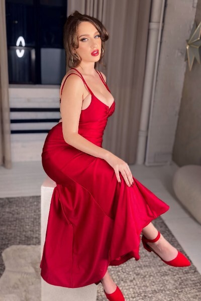 Divine Radiance: Karyna, 33 y.o. from Kyiv region, Ukraine — VeronikaLove