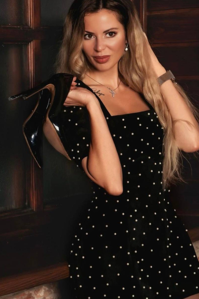 Enchanting Presence: Yana, 42 y.o. from Kharkiv, Ukraine — VeronikaLove