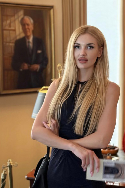 Captivating Elegance: Yuliya, 37 y.o. from Sumy, Ukraine — VeronikaLove