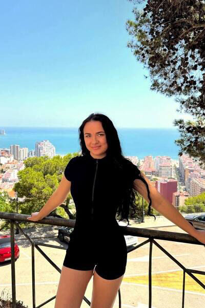 Graceful Charm: Alena, 25 y.o. from Kharkiv, Ukraine — VeronikaLove