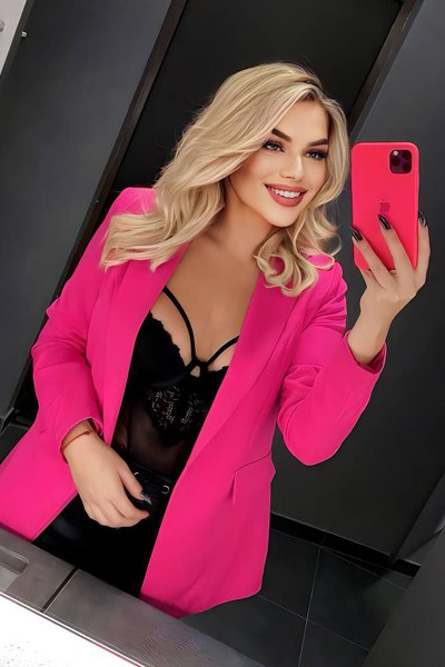 Dynamic Olena, 33 y.o. from Rivne, Ukraine with Blonde hair — VeronikaLove