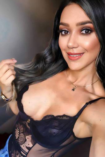 Enchanting Luz Adriana, 37 y.o. from Barcelona, Spain with Dark-brown hair — VeronikaLove