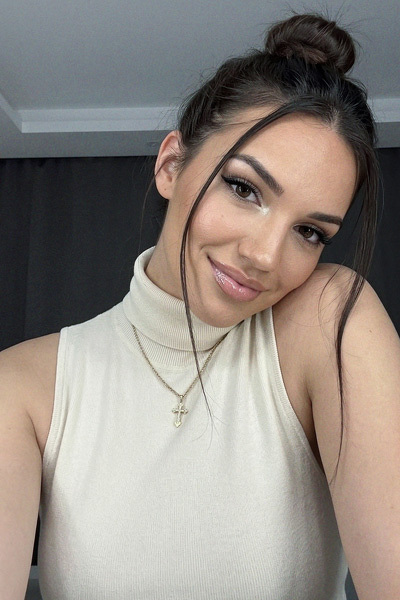 Captivating Gaze: Anastasiya, 34 y.o. from Zaporizhzhia, Ukraine — VeronikaLove