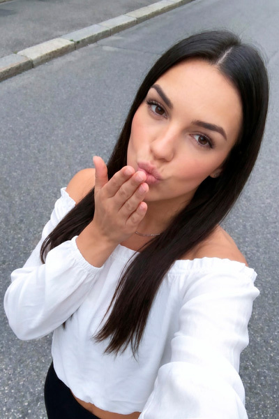 Captivating Gaze: Anastasiya, 34 y.o. from Zaporizhzhia, Ukraine — VeronikaLove