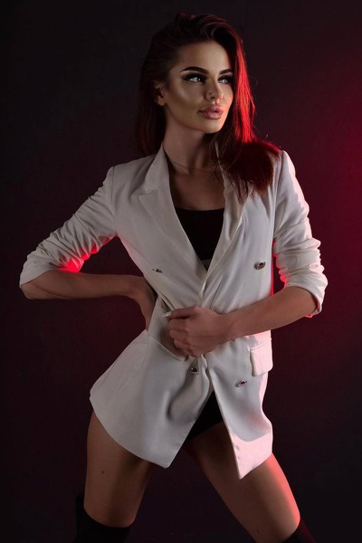 Magnetic Allure: Zlata, 28 y.o. from Vienna, Austria — VeronikaLove