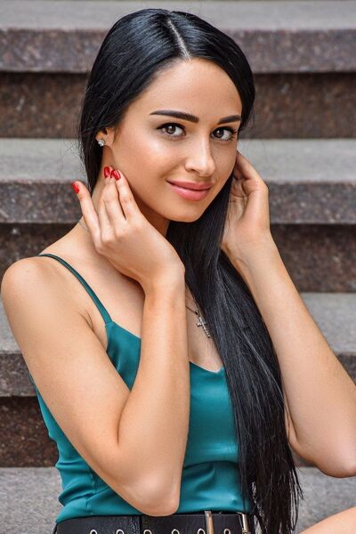 Captivating Radiance: Marina, 31 y.o. from Kherson, Ukraine — VeronikaLove