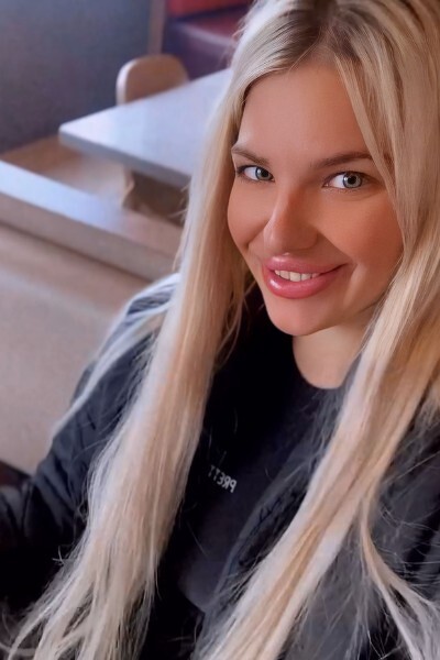 Graceful Allure: Alina, 35 y.o. from Mykolaiv, Ukraine — VeronikaLove