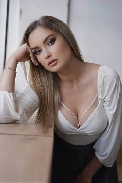 Dynamic Katerina, 32 y.o. from Kharkiv, Ukraine with Blonde hair — VeronikaLove