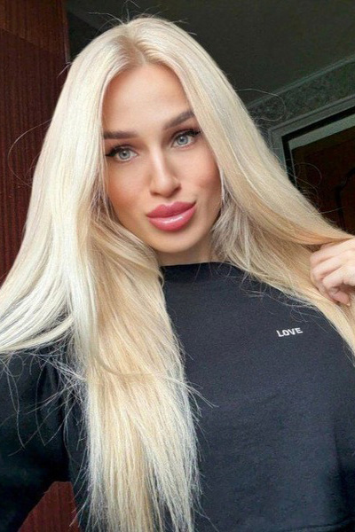 Sparkling Essence: Yana, 37 y.o. from Krakow, Poland — VeronikaLove