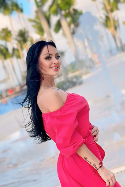 Radiant Anastasia, 40 y.o. from Kyiv, Ukraine with Black hair — VeronikaLove