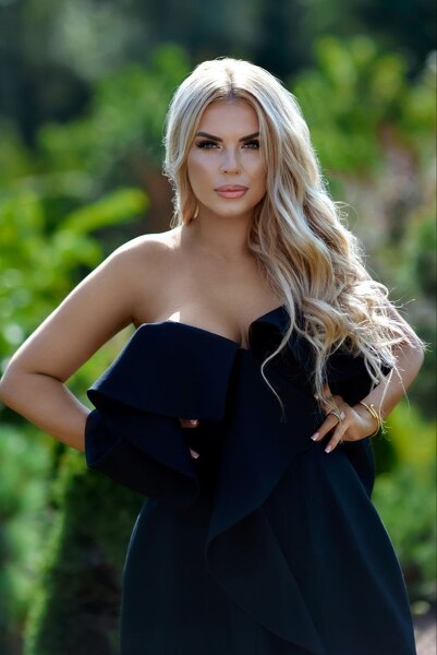 Magnetic Charm: Yana, 37 y.o. from Kharkiv, Ukraine — VeronikaLove