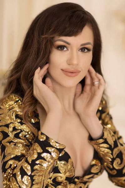 Serene Natalia, 33 y.o. from Kyiv, Ukraine with Chestnut hair — VeronikaLove