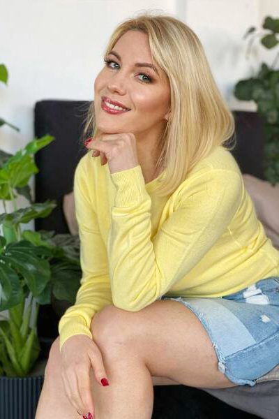 Enigmatic Charm: Ekaterina, 41 y.o. from Kyiv, Ukraine — VeronikaLove