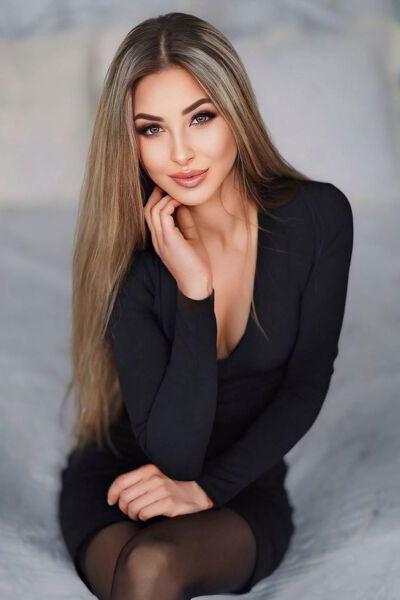 Enchanting Charisma: Angelina, 33 y.o. from Prague, Czech Republic — VeronikaLove