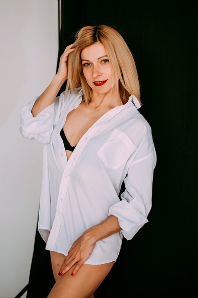 Angelic Grace: Anna, 44 y.o. from Mykolaiv, Ukraine — VeronikaLove