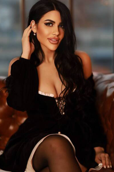 Dynamic Luiza, 30 y.o. from Kharkiv, Ukraine with Black hair — VeronikaLove