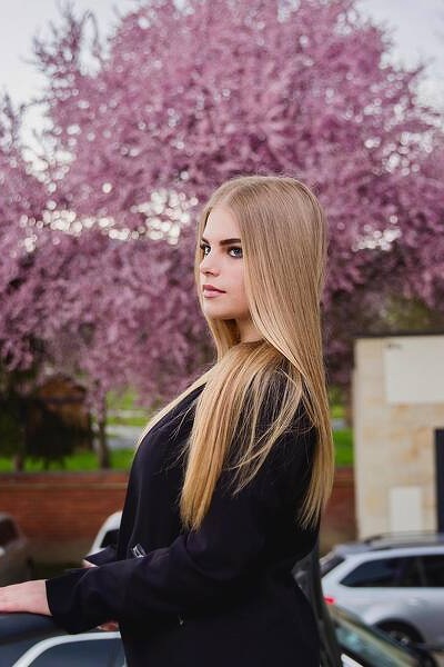 Serene Zlatoslava, 19 y.o. from Lviv, Ukraine with Blonde hair — VeronikaLove