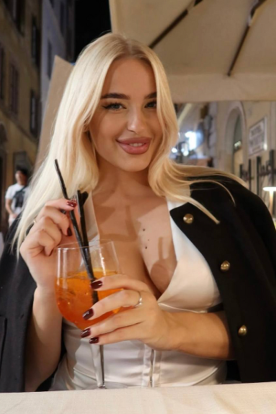 Radiant Charm: Tatiana, 27 y.o. from Zaporizhzhia, Ukraine — VeronikaLove