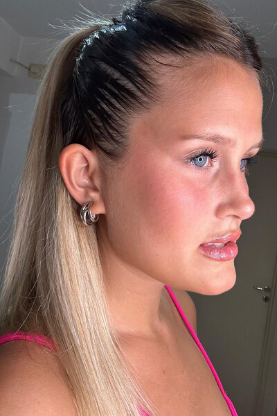 Mystical Presence: Maria, 26 y.o. from London, United Kingdom — VeronikaLove