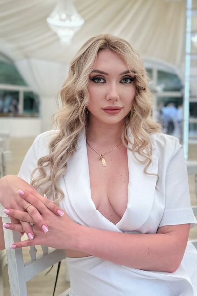Divine Presence: Vitalina, 27 y.o. from Khmelnytskyi, Ukraine — VeronikaLove