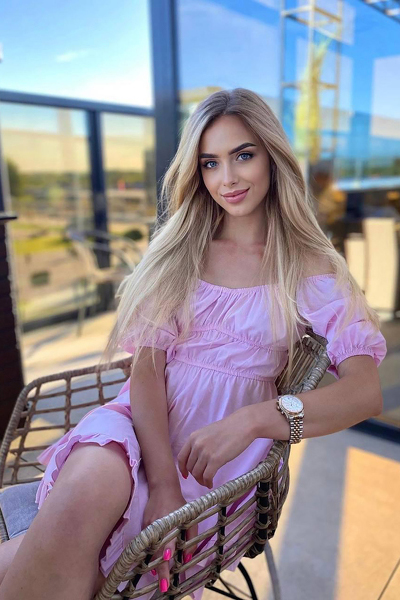 Vibrant Natalya, 25 y.o. from Kyiv, Ukraine with Blonde hair — VeronikaLove