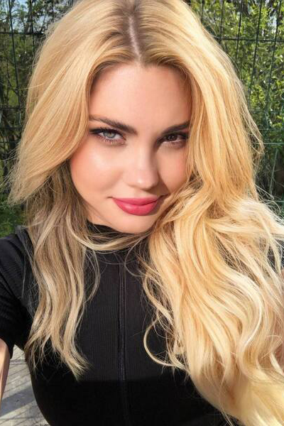 Captivating Anna, 34 y.o. from Kyiv, Ukraine with Blonde hair — VeronikaLove