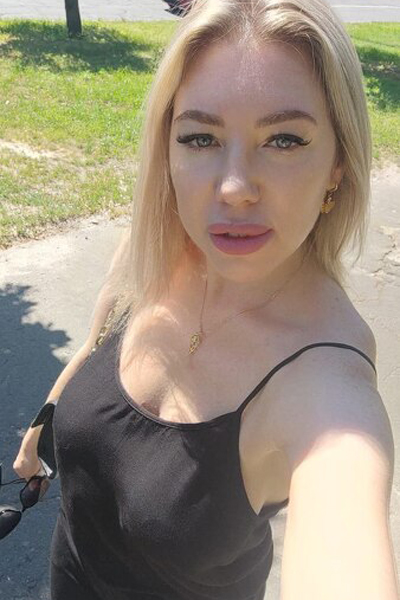 Joyful Yulia, 41 y.o. from Kyiv, Ukraine with Blonde hair — VeronikaLove