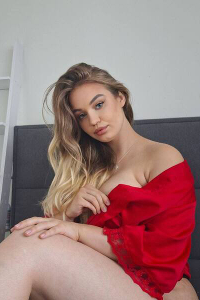 Magnetic Charm: Sofia, 21 y.o. from Kyiv, Ukraine — VeronikaLove
