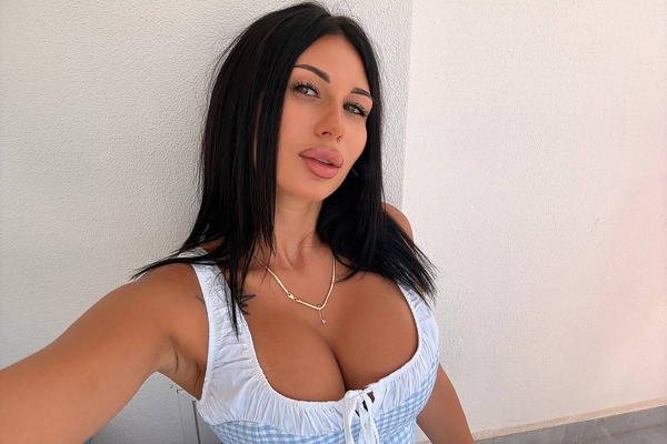 Mystical Presence: Victoriia, 24 y.o. from Antalya Ili, Turkey — VeronikaLove