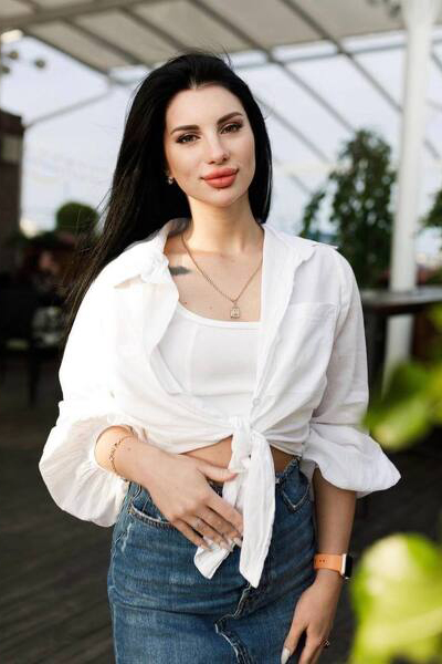 Graceful Presence: Katerina, 25 y.o. from Kharkiv, Ukraine — VeronikaLove