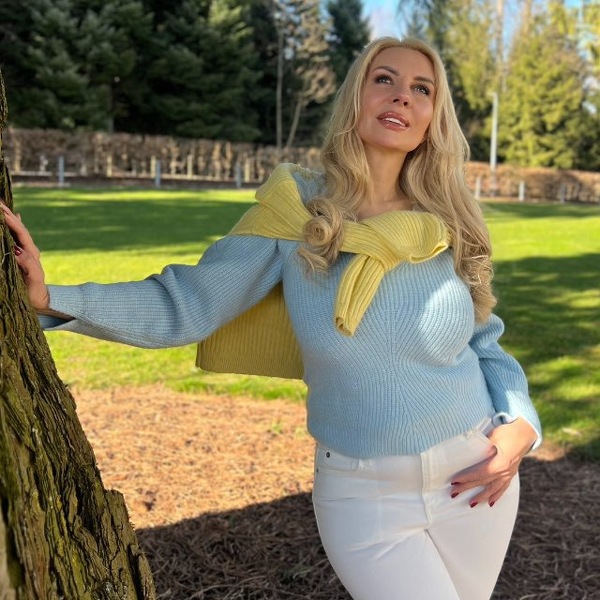 Vivacious Vision: Tetiana, 50 y.o. from , United Kingdom — VeronikaLove