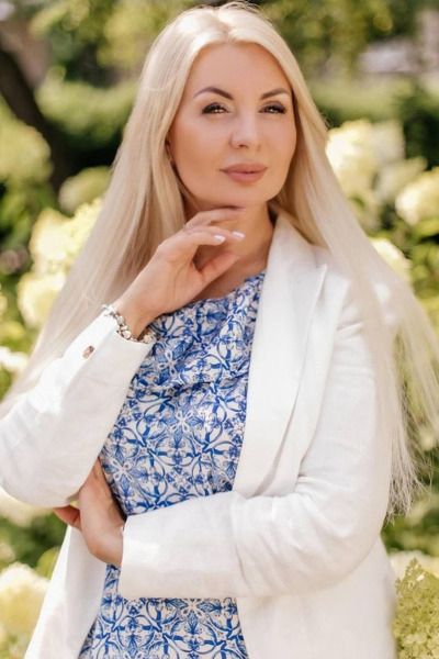 Vivacious Vision: Tetiana, 48 y.o. from , United Kingdom — VeronikaLove