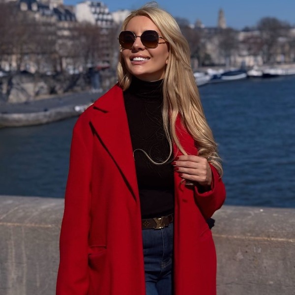 Vivacious Vision: Tetiana, 50 y.o. from , United Kingdom — VeronikaLove