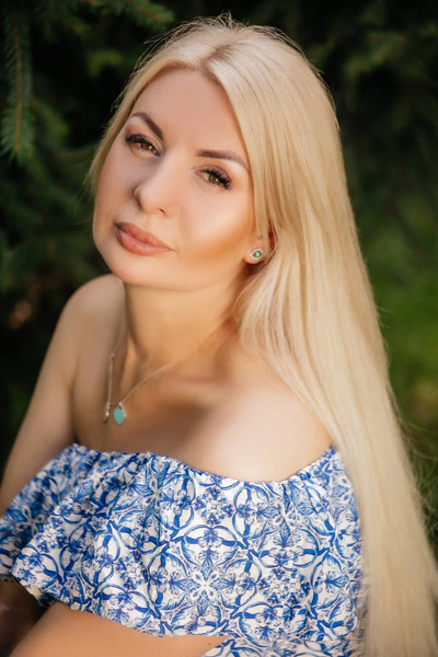 Vivacious Vision: Tetiana, 48 y.o. from , United Kingdom — VeronikaLove